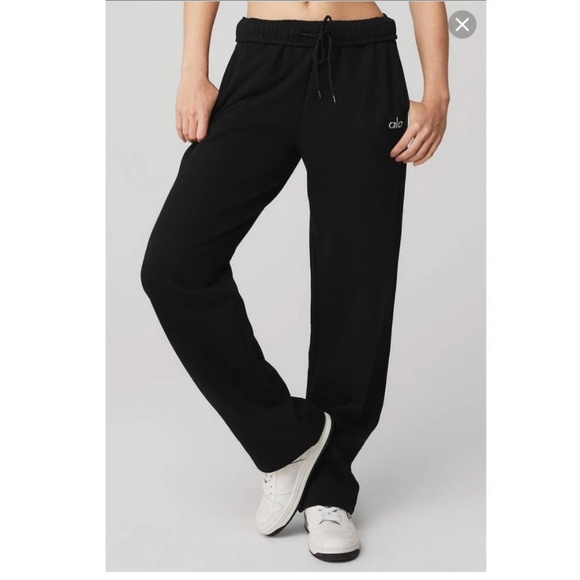 Alo Yoga Accolade Straight Leg Sweatpants Black - Picture 1 of 11